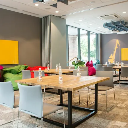 Ibis Stare Hotell 2*